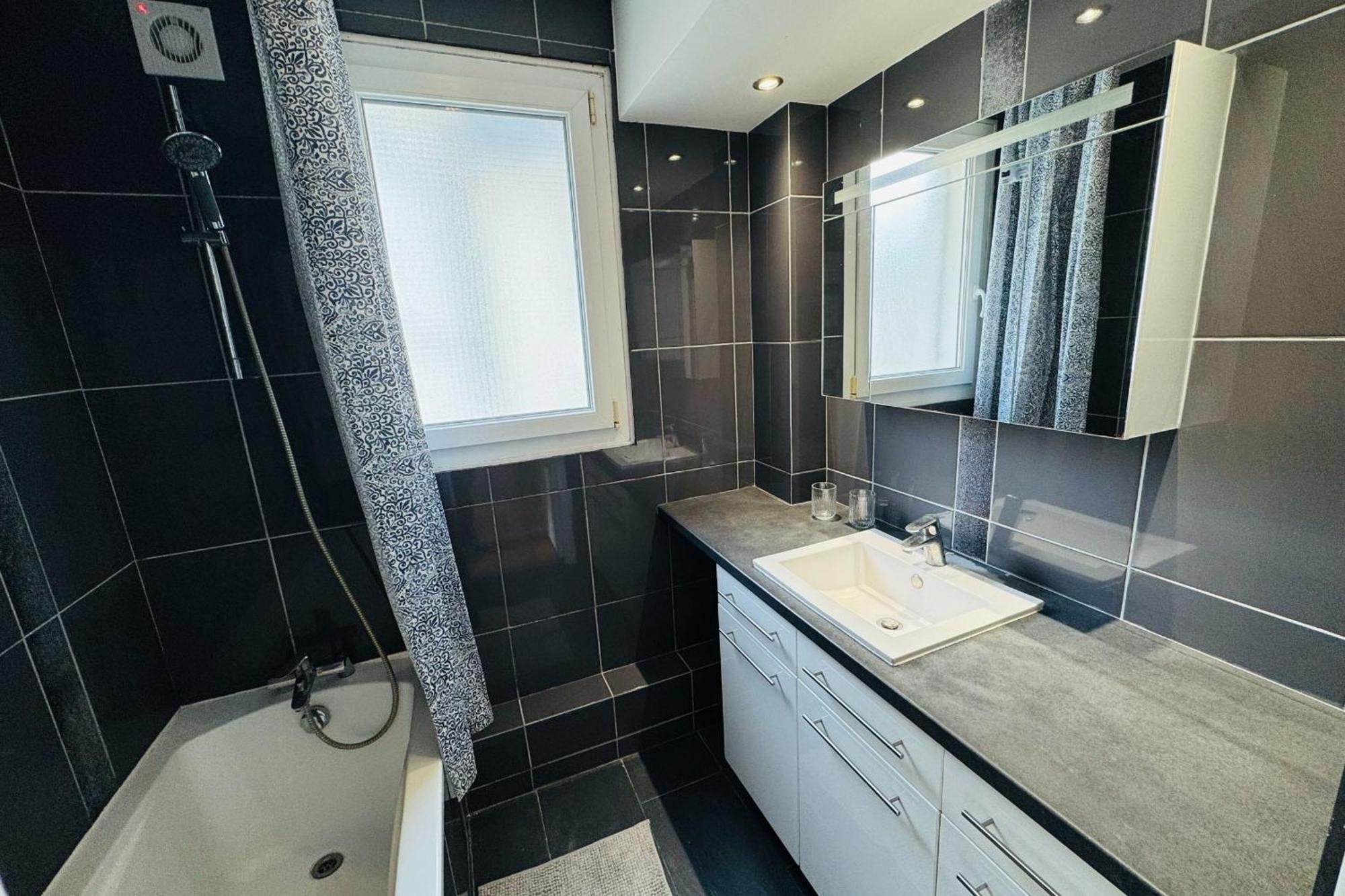 Appartement 5-room In The Heart Of The Center Caen
